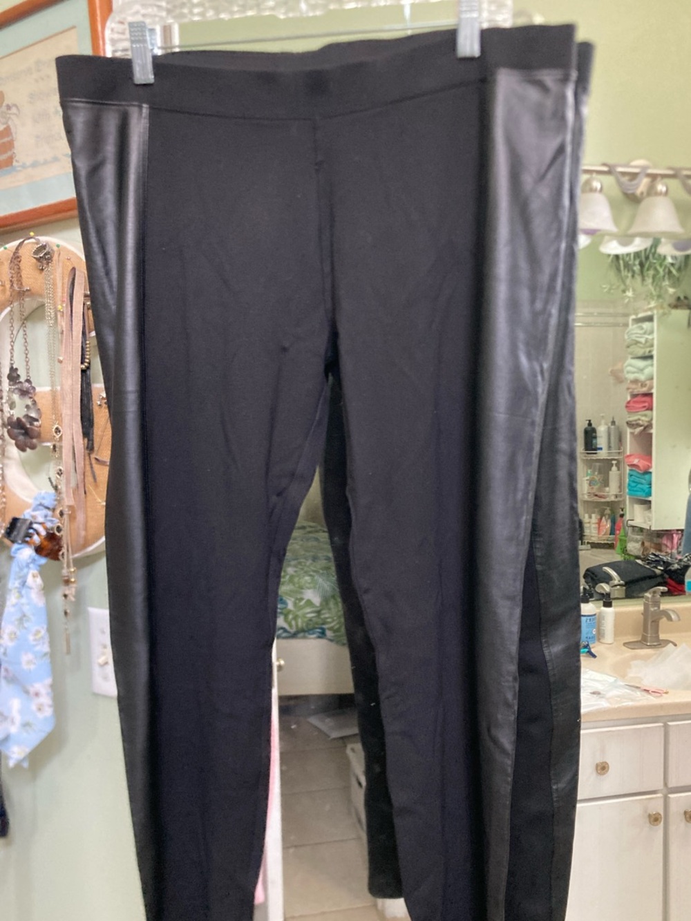 HUE Black Faux Leather Panel Leggings
